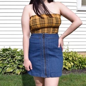 High waisted dark wash denim skirt zip upwith o-ring gold zipper // size: 8